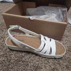Easy spirit sandals size 8 NWT